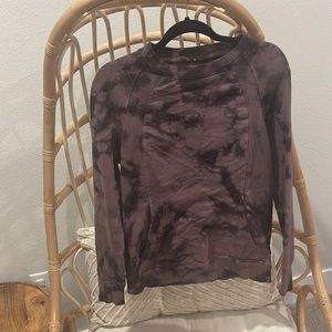 Lululemon pullover tie dye purple women’s size 8